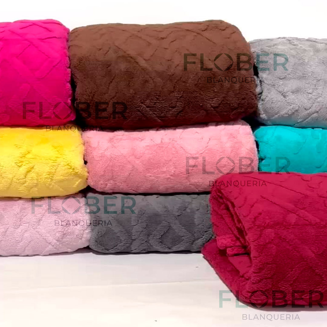 FRAZADA MANTA CON CORDERO LINEA JACQUARD TRENZADA 220x180cm. aprox.